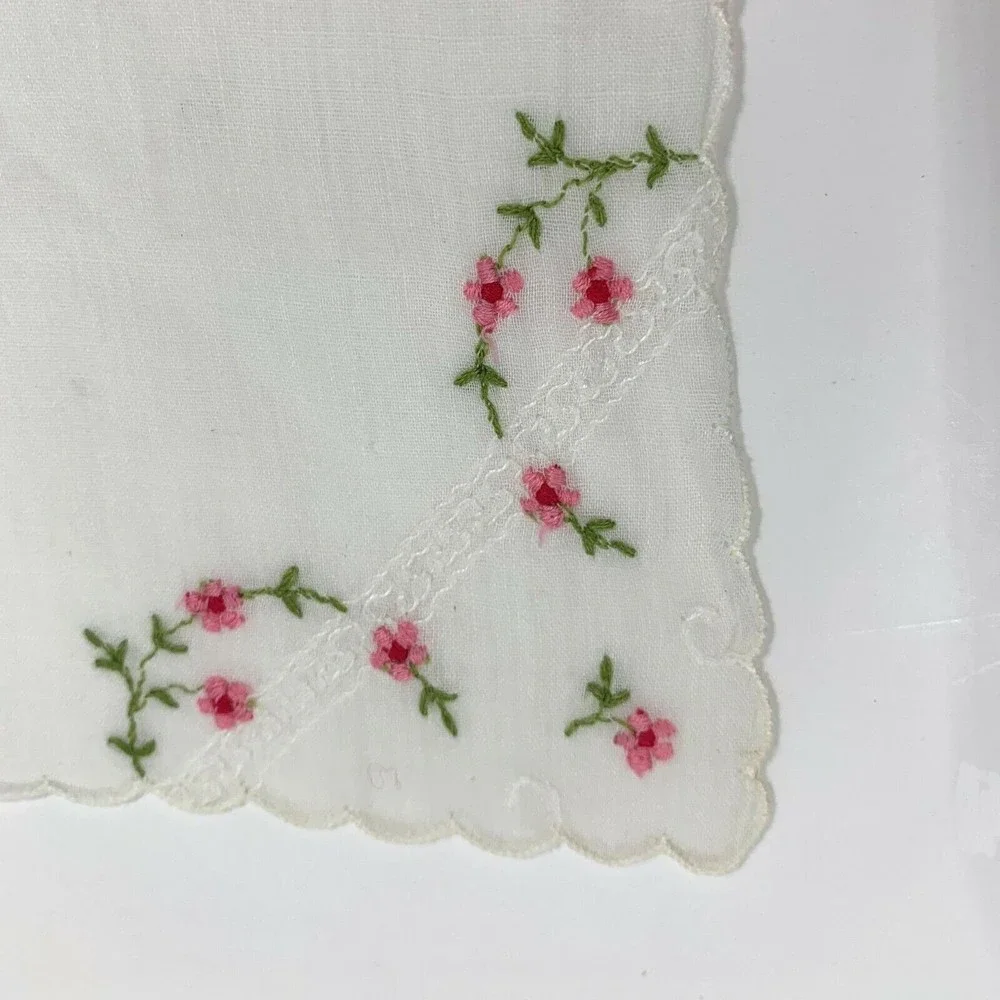 Vintage Pink Embroidered Flower Floral Victorian Hankie Handkerchief Scalloped